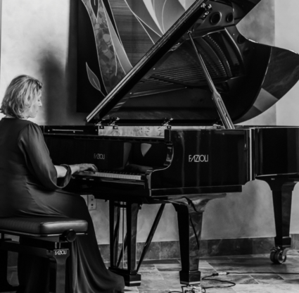 pianist Milana Strezeva