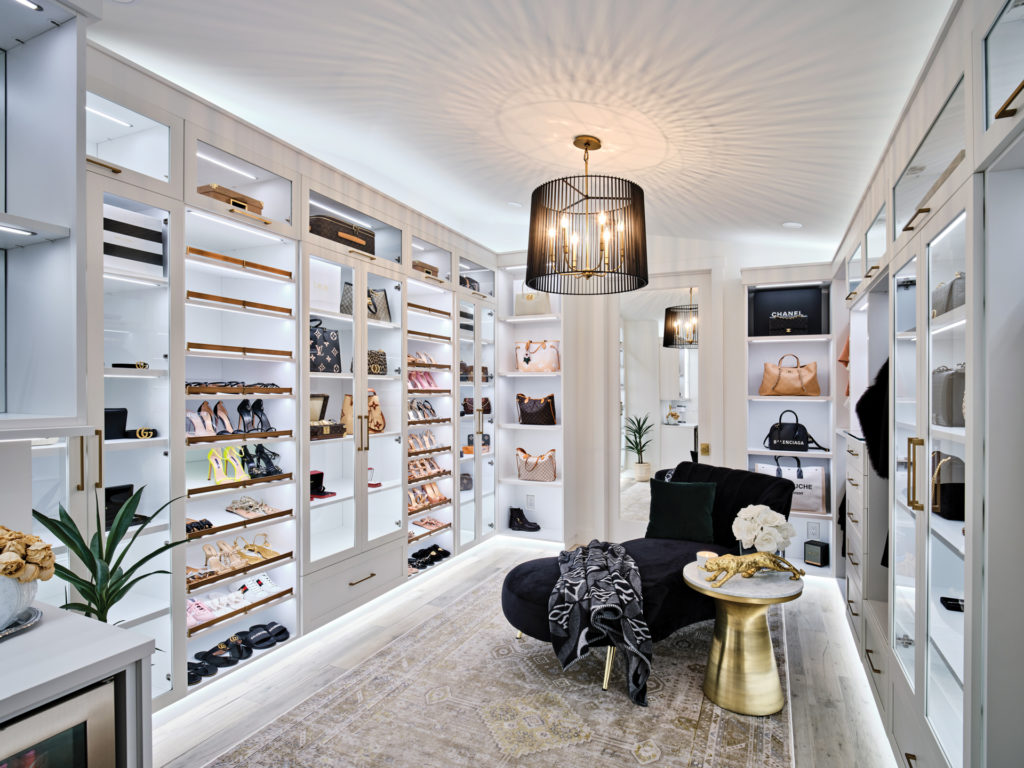 family-and-friends-gather-in-this-glitzy-closet-turned-girl-cave